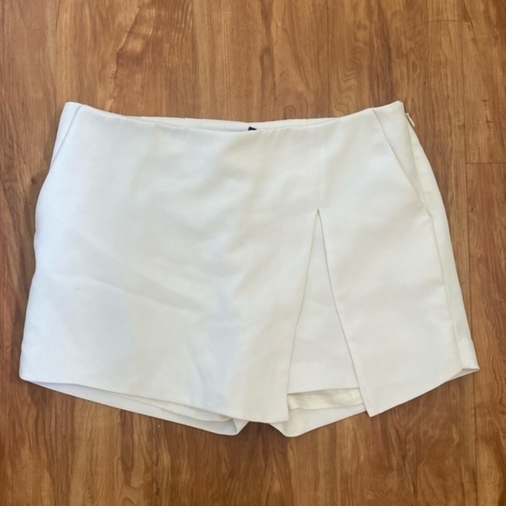 Express Skort sz 4